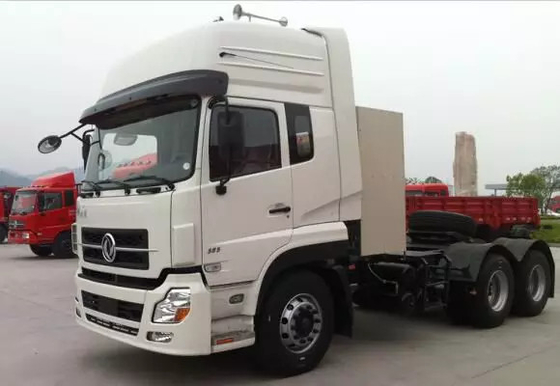 DONGFENG 6x4頑丈なCngのトラックのユーロ3のEimissionのレベル
