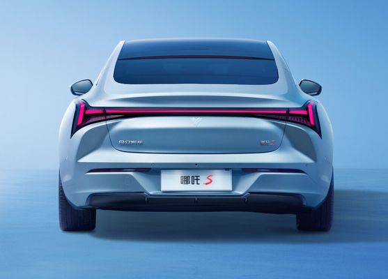 170kw EVの電気自動車4の座席電気スポーツ・カー715kmの持久力