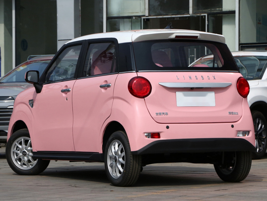 4つの座席Fwd電気自動車は最高速度101km/H 320km 35kWモーター力の及ぶ