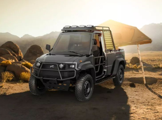 道の堅い道配達のための軽量電気トラック76.8V/10.5KWモーターを離れた4WD